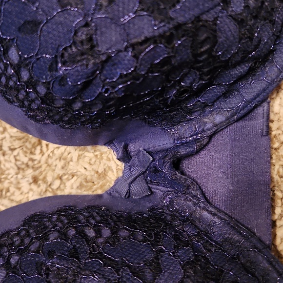 Victoria's Secret Body By Victoria Lined Perfect Coverage Bra - Picture 3 of 10